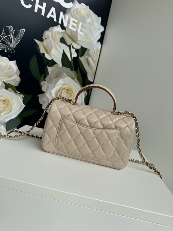 Chanel 21K latest Mini CF handle handbag AS2431 Classic diamond lattice flap bag decorated with exquisite classic chain with handheld, delicate sheepskin embellish the handbag, stand out, interpretation of timeless!   el