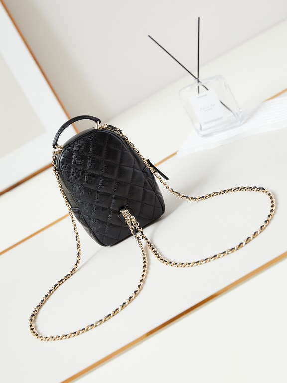 24Cmini Lychee grain small shoulders A variety of carrying methods can be handheld, crossbody, shoulder bag. Leather or lychee pattern is very durable, very ok capacity Classic minimalist style is perfect.Model No. ASize