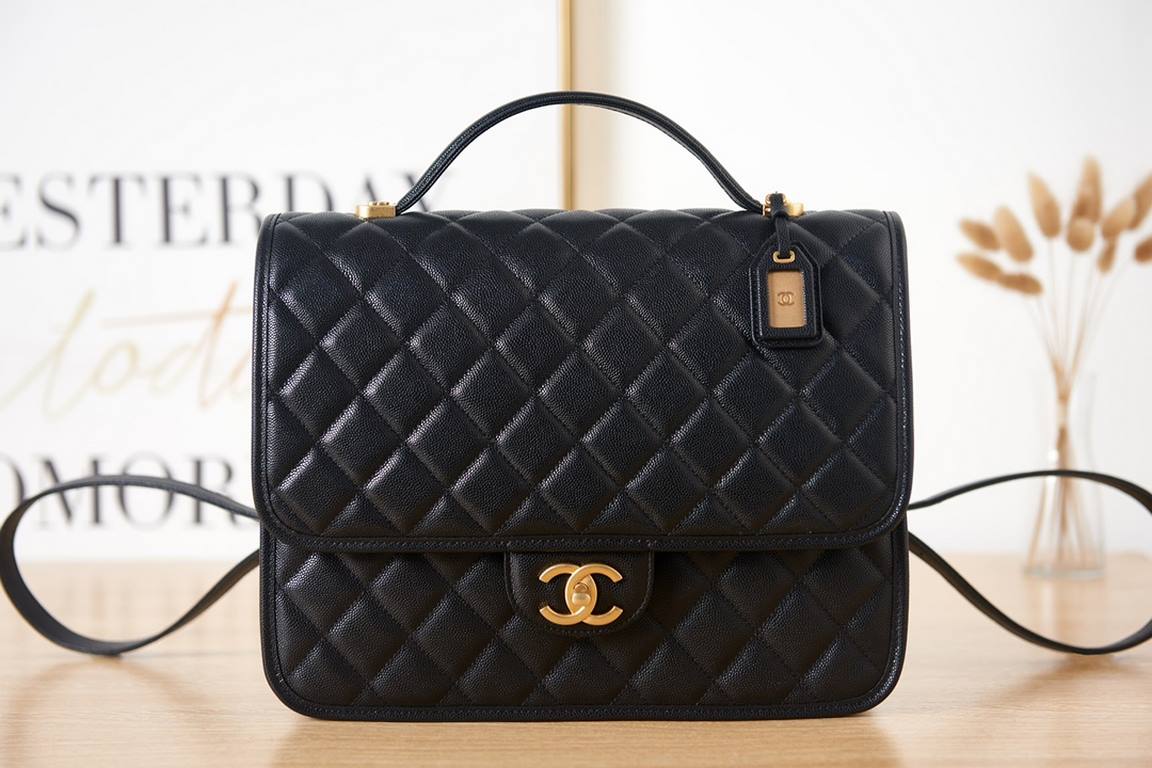 Chanel22KCurrently the hottest shoulder bag ball patternModel No. AS3662Size 31-31.5-9