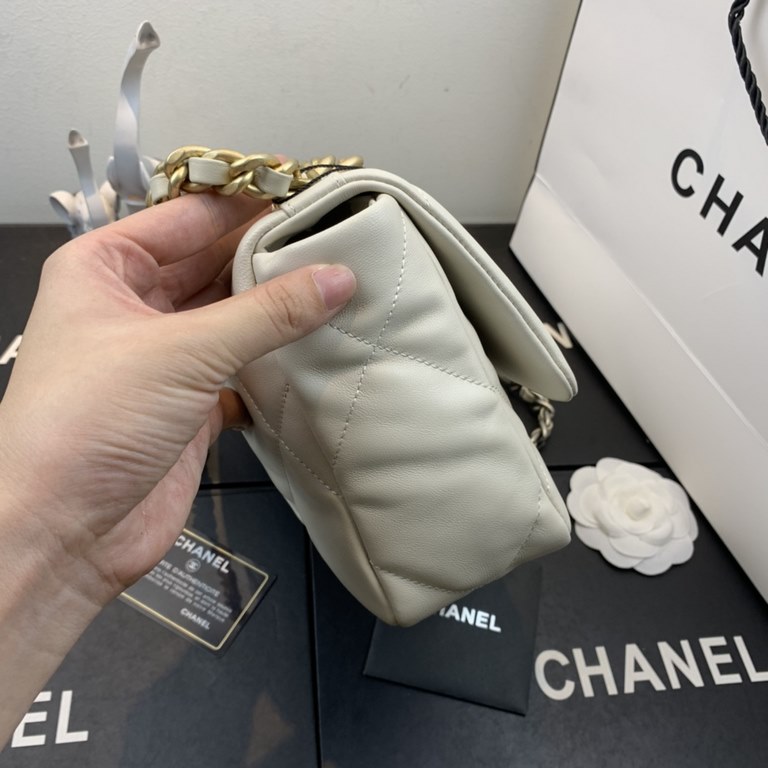 Chane-l small incense 2019 new Model AS1160 2019 fall and winter large diamond lattice tofu bag imported sheepskin single mouth bag Ancient silver white lat gold 3 kinds of metal mixed shoulder straps Coarse chain highli