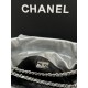 Chanel's mini22 hits the red button!Chanel Goose's bag accessories will always be planted from the just-ended springsummer collectionEspecially this season's new Minisize22 bagClassic black model   mini Love love love.Mo