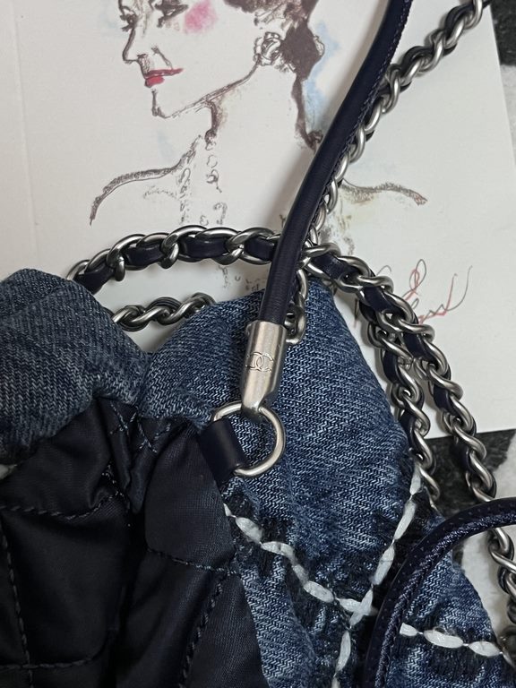 SpringSummer Hot 22 Bag Shopping BagMini No. AS3980  this season's hottest and most worthy of getting into the denim series series, it's called 22 bag, small incense wherever the number is named must be hot [strong] [str