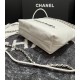 Chanel's mini22 hits the red button!Chanel Goose's bag accessories will always be planted from the just-ended springsummer collectionEspecially this season's new Minisize22 bagClassic black model   mini Love love love.Mo