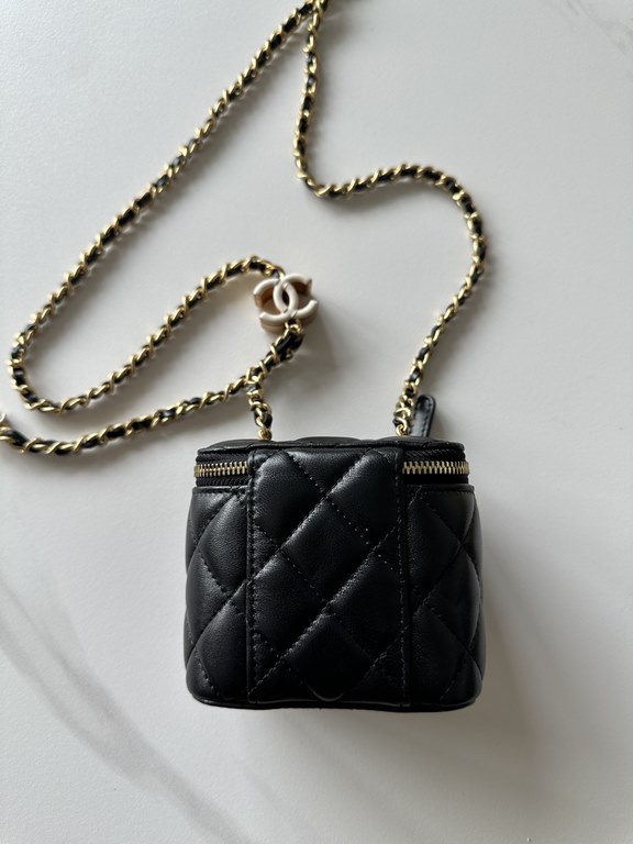 Brand Chanel Model A Introduction the original single quality, the classic work, gorgeous and temperament of the forefront, is your unexpected dignity. Leather species the original single imported lambskin, hardware the 