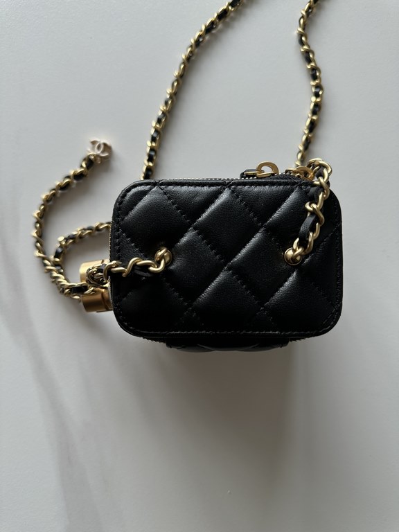 Brand Chanel Model A Introduction the original single quality, the classic work, gorgeous and temperament of the forefront, is your unexpected dignity. Leather species the original single imported lambskin, hardware the 