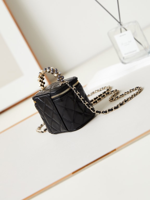 24P Limited Edition Pearl Handle Long Box Bag Cosmetic Slanting Bag with Pearl Handle Calfskin Brushed Metal Hardware, Handle Exquisite and Noble, Hand Carrying Slanting Shoulder are good looking Really too beautiful!Mod