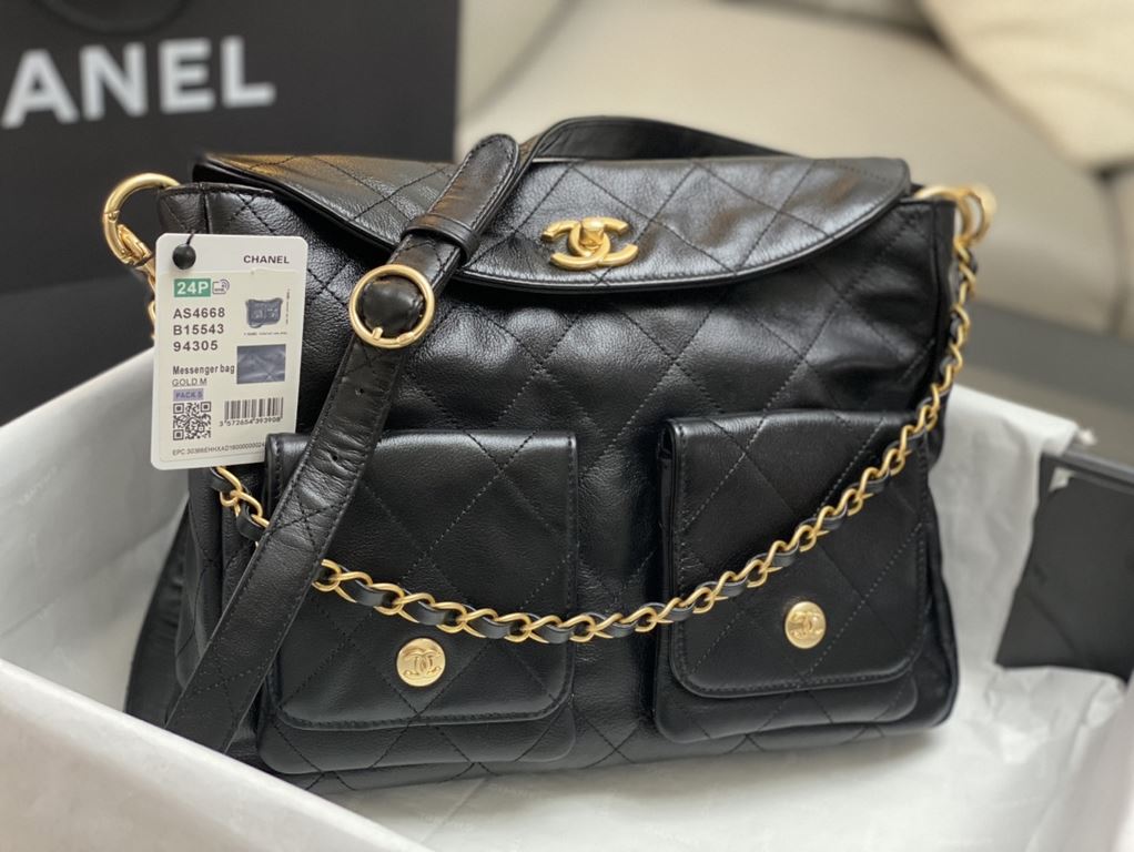 spot    model AS4668 underarm hoho hippie bag can be crossbody can hand bell can also armpit back shoulder strap can be adjustable Capacity is quite big large cowhide earrings are also quite nice Versatile! Fragrant spra