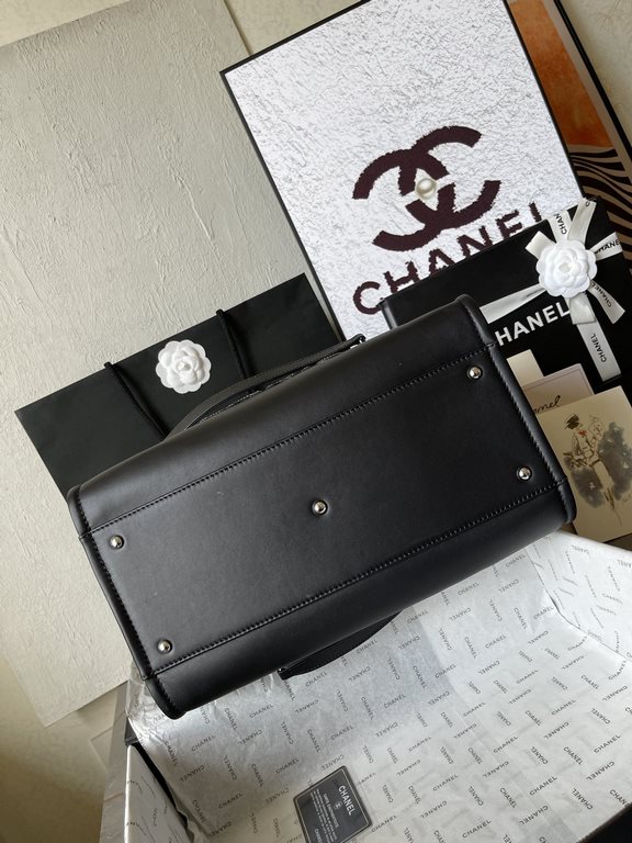 _ France -- high-end customized products Chane1Classic Bag AS66941#Chane1 beach bag in the new color of early spring 2024.Counter synchronization updateA collection of travel shopping bags that combines everything classi