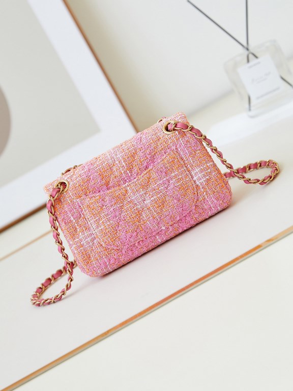 Chanel 24c emblem pink CF  Every accessory is artisanal    Orange and pink gradient tweed~ really beautiful~Size 20cm