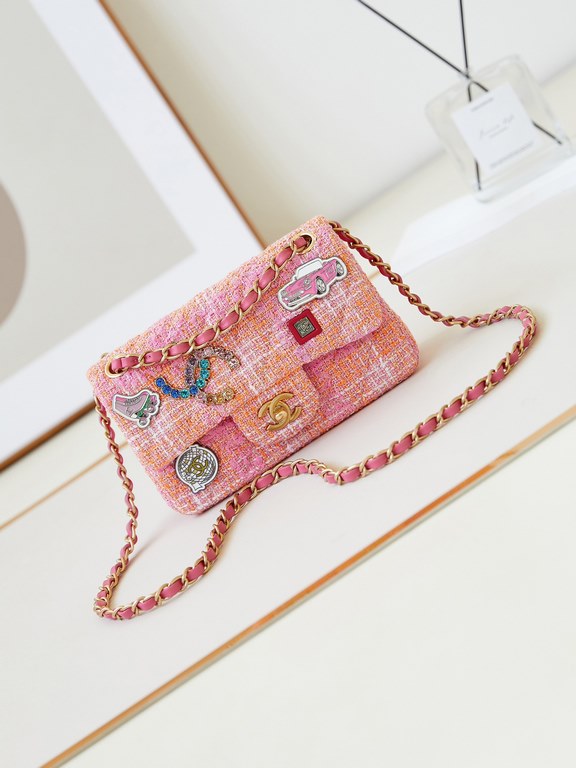 Chanel 24c emblem pink CF  Every accessory is artisanal    Orange and pink gradient tweed~ really beautiful~Size 20cm