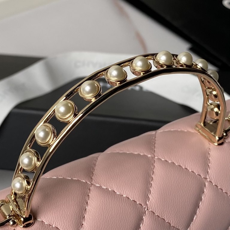 ￥Chane1  24S Pearl Handle A This oneThe handle is inlaid with pearls and soft lambskin.The details are full of noble and exquisite sense of hard to take the classic black lattice with chain comes with elegant and high-cl