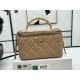 A96069 Chanel Sheepskin Handle Cosmetic Bag The handle is very distinctive Heavy-duty metal handle At first glance, I fell in love with the imported sheepskin texture is smooth and delicate First of all, it is comfortabl