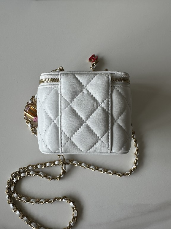 Brand Chanel Model A Introduction the original single quality, the classic work, gorgeous and temperament of the forefront, is your unexpected dignity. Leather species the original single imported lambskin, hardware the 