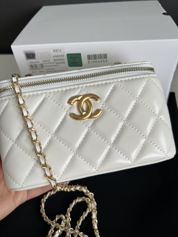 CHANEL23CWOC Double ChainDiamond-patterned gold buckle vintage threaded chain   Cowhide leatherSize 17 Model 96048