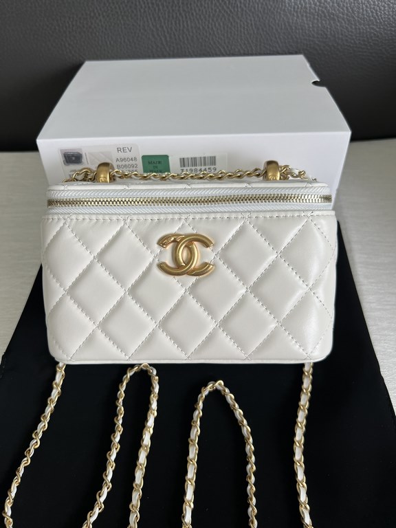 CHANEL23CWOC Double ChainDiamond-patterned gold buckle vintage threaded chain   Cowhide leatherSize 17 Model 96048