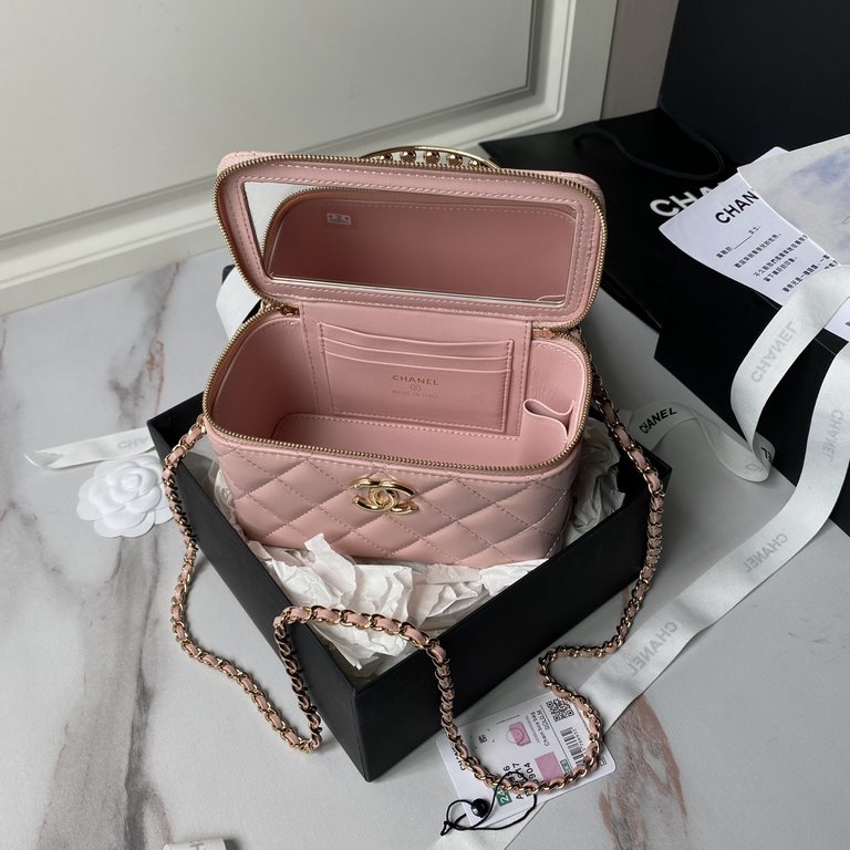 ￥Chane1  24S Pearl Handle Box Bag AHandle inlaid with pearls and soft lambskin.The details are full of noble and exquisite sense of hard to take the classic black lattice with chain comes with elegant and high-class temp