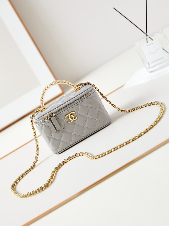 24A limited edition gold chain gold transparent handbag long box bag cosmetic slanting bag with gold transparent handbag lambskin brushed metal hardware, handle exquisite and noble, hand carry slanting shoulder are good 