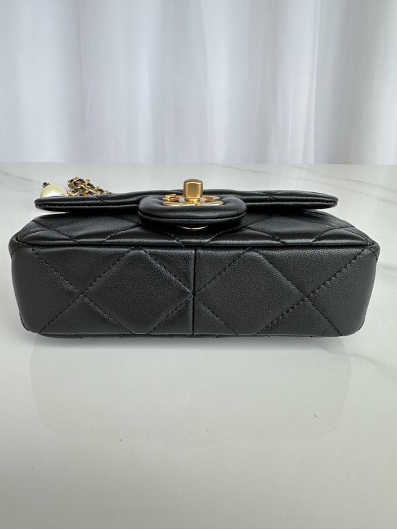 . Brand Chanel Model AS4868 Introduction the original single quality, classic work, gorgeous and temperament of the forefront, is your unexpected honor. Leather species the original single imported lambskin, with the ori