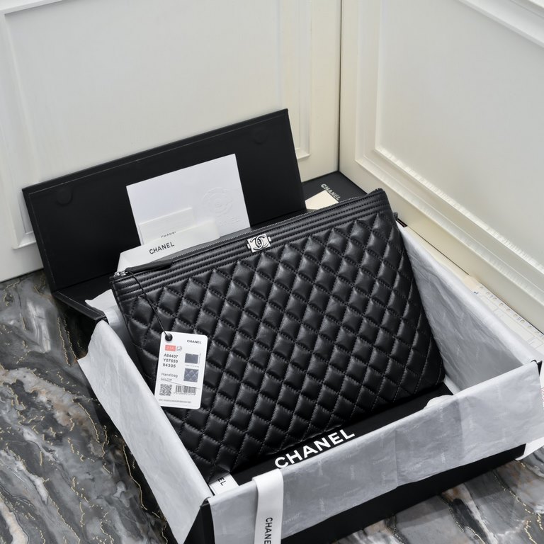 ￥  Grandma Chanel Classic Boy Clutch A84407Black sheepskin lined with silver metalOriginal leather hardware high definition, counter ZP open mold 100% replica, craftsmanship, top quality!Reference size24×35×1.5cm