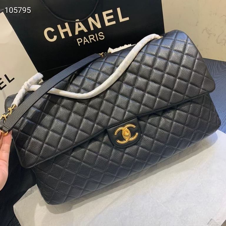 CHANEL    Model 91169# Size 46.6X17X29CM classic fashion oversized travel bag Material. Italian cowhide antique silver hardware feel soft and creamy, super luxury capacity is a travel must-have, the Spring Festival to go