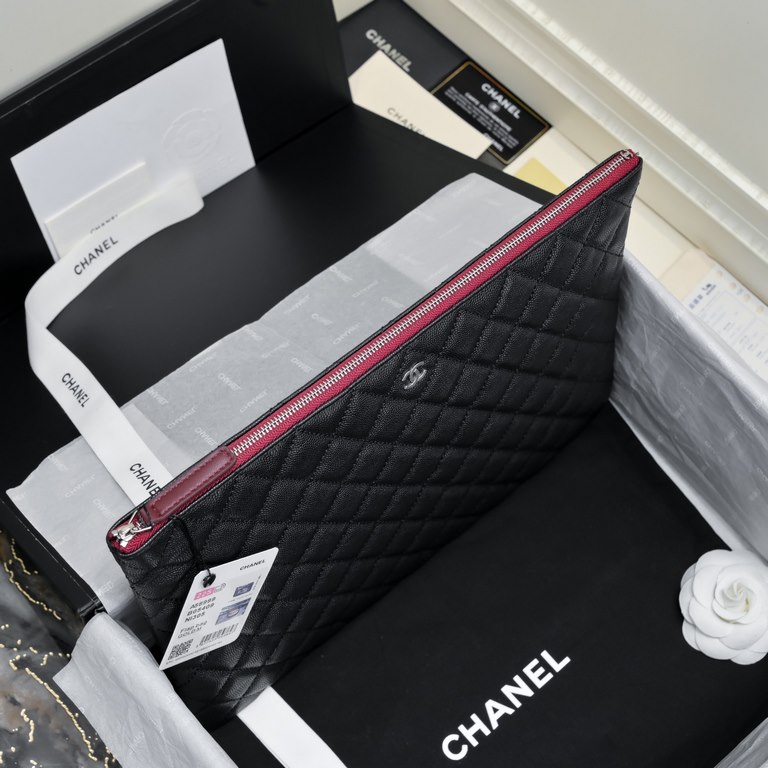 ￥  Grandma Chanel Classic Large Clutch Bag A82552Black embossed calfskin lined with silver-colored metal.Original leather hardware high definition, counter ZP open mold 100% replica, craftsmanship, top quality!Reference 