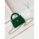 23K Kelly Handle BagFashion is a reincarnation of the popular antique kelly by Chanel redesigned revitalization, antique Kelly to the classic handle hand raised the name, in the basic plus leather through the chain shoul