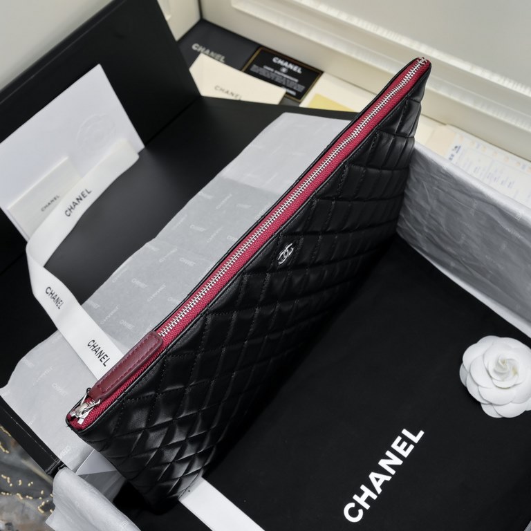 ￥  Grandma Chanel Classic Large Clutch Bag A82552Black sheepskin lined with silver metalOriginal leather hardware high definition, counter ZP open mold 100% replica, craftsmanship, top quality!Reference size24×35×1.5cm