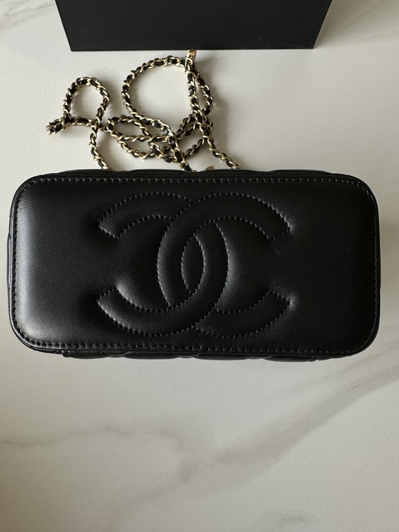 Brand Chanel Model A Introduction the original single quality, classic work, gorgeous and temperament of the forefront, is your unexpected honor. Leather species the original single imported lambskin, hardware the origin