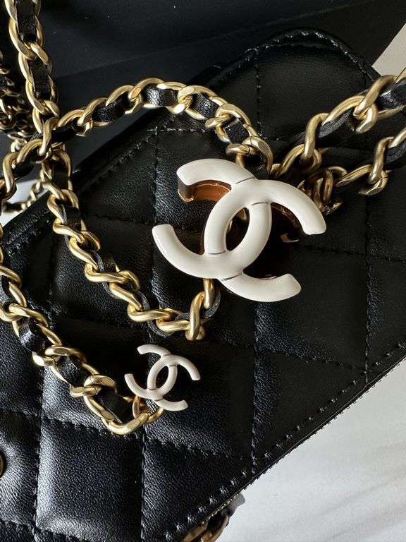 Brand Chanel Model A Introduction the original single quality, classic work, gorgeous and temperament of the forefront, is your unexpected honor. Leather species the original single imported lambskin, hardware the origin