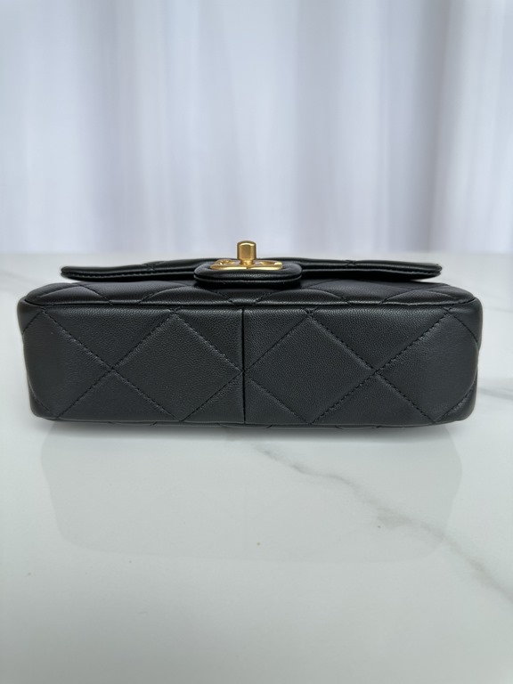 Brand Chanel Model AS4861 Introduction the original single quality, classic work, gorgeous and temperament of the forefront, is your unexpected honor. Leather species the original single imported lambskin, with the origi