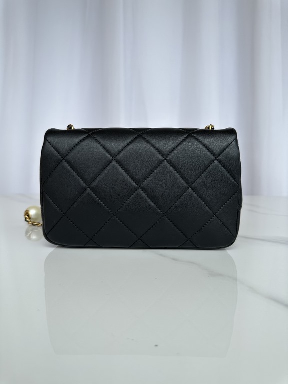 Brand Chanel Model AS4861 Introduction the original single quality, classic work, gorgeous and temperament of the forefront, is your unexpected honor. Leather species the original single imported lambskin, with the origi