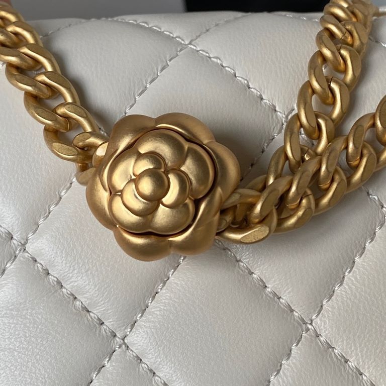 ￥   Chanel Chanel 23s camellia adjustable buckle series   small AS4040   each year s series staple design continues the classic heritage of the past gold ball gold column soccer walnut ball love adjustable buckle is very