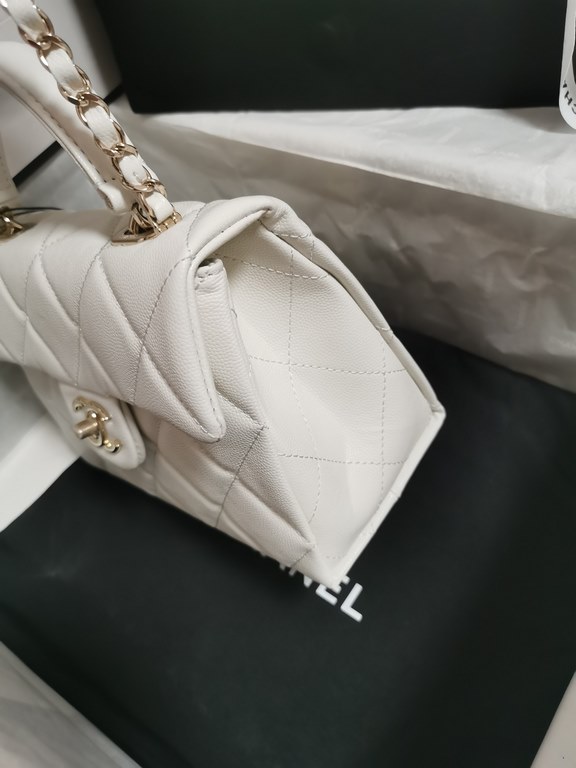 24P the most most worth buying a Kelly [strong] especially retro especially practical [pleasant] belongs to the perennial classic series! This kind of and can carry, and can crossbody, at the same time is lychee cowhide!