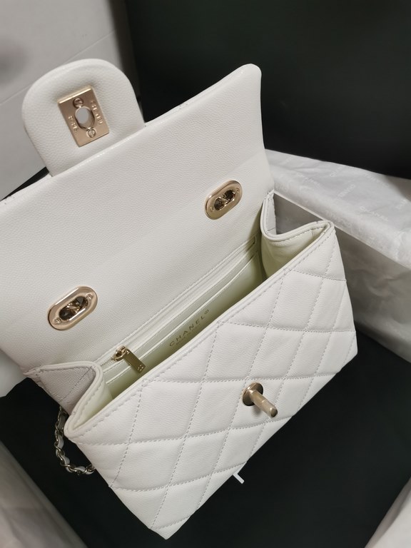 24P the most most worth buying a Kelly [strong] especially retro especially practical [pleasant] belongs to the perennial classic series! This kind of and can carry, and can crossbody, at the same time is lychee cowhide!