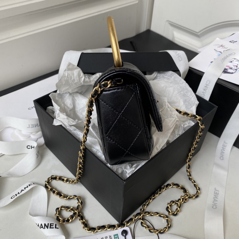 ￥Chanel 23B Metal Clutch Flap Phone BagGlossy sheepskin a colorful texture - hardware very Vintage taste!Can put down 14proMax or powder lipstick card bag key Can be handheld or crossbody or shoulder very good concave sh