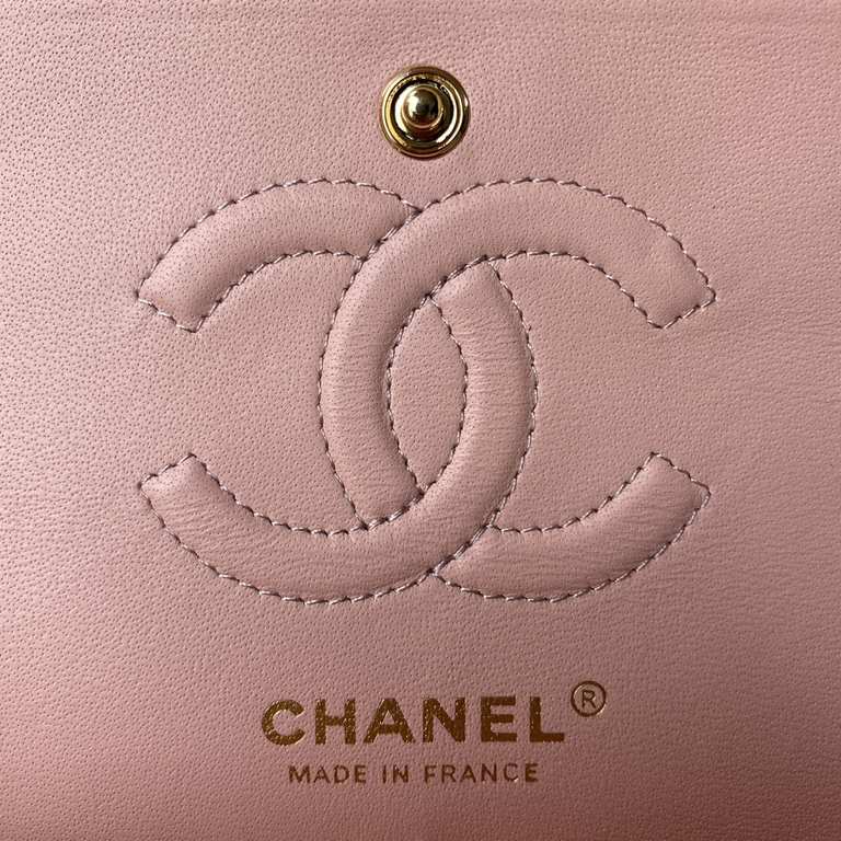 France    High-end customized products Chane1 Classic Flap Bag A01113 Caviar Dedicated to the classic Chane1, elegant, simple and exquisite! Counter synchronization update Latest version ZP perfect version reproduction M