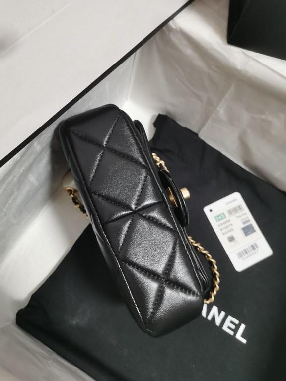 . Brand Chanel Model AS4868 Introduction the original single quality, classic work, gorgeous and temperament of the forefront, is your unexpected honor. Leather species the original single imported lambskin, with the ori