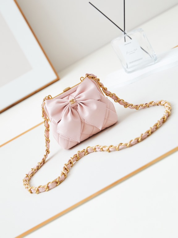 24A Bow Froggy Bags are so cute, the froggy clip bag holds tissues, lipstick, powder, and oil-waxed sheepskin which is very good for wear and tear, and can be used as a dinner bag. The shoulder strap has an intricate eng