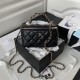 ￥   Chanel   23K Chain Handle Box Bag A light gold handle Super like this box handle with double C logo, capacity is also very large, there are mirrors inside to facilitate makeup!The sheepskin has a nice texture, and th