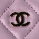 ￥ Sheepskin  Chanel 24s shell bag A small exquisite shell bag as a fairy tale of sweet treasures Yo ~ simply let the girl's heart is moving are embellished with glittering glossy gold elements Yo one eye fell in love wit