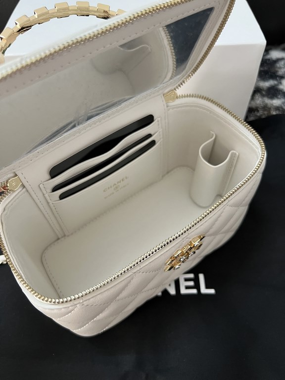 A96060 Chanel 24C Limited Edition Rhinestone Letter Handle Long Box Bag Cosmetic Slanting Bag with Drill Handle Lambskin Brushed Metal Hardware, Logo Letter Handle Exquisite and Noble, Buckle Cover Part of the Leather We