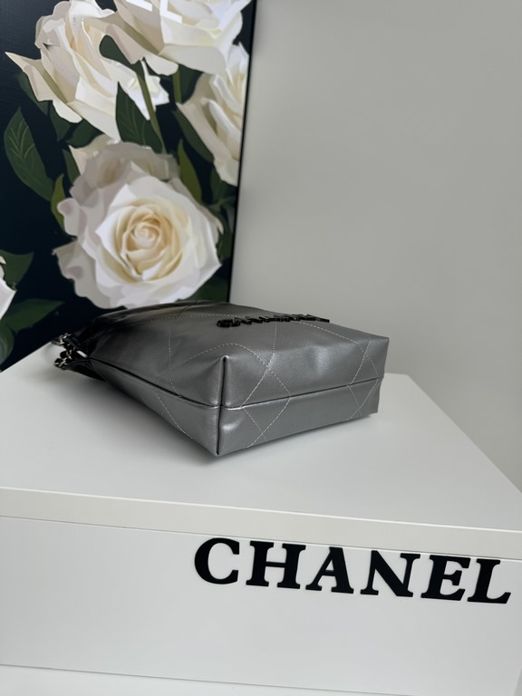 CHANEL3980 gradient 24S new mini 22bag too good to look at it This color is small and exquisite, exudes unparalleled high-level luxury, people can not resist, as if it were a finely crafted work of art, porcelain CHANEL 