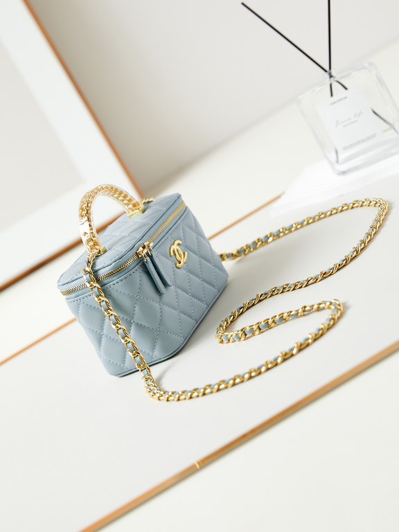 24A limited edition gold chain gold transparent handbag long box bag cosmetic slanting bag with gold transparent handbag lambskin brushed metal hardware, handle exquisite and noble, hand carry slanting shoulder are good 