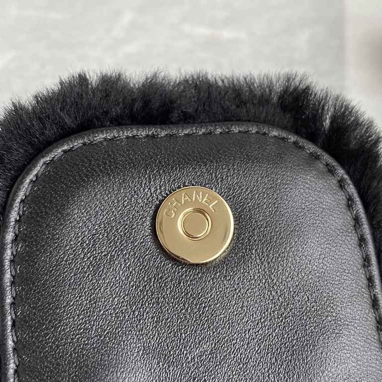 ￥ Chanel fall and winter diamond wool AS2257 Fur bag Bucket bag bling bling ~ ~ ~ too much like   princess-like bag   completely no resistance Diamonds and fur with the absolute dame style fairy  ♀ Size 16  18  12cm