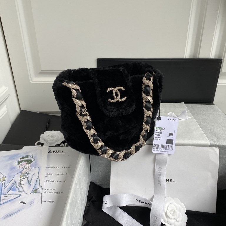 ￥ Chanel fall and winter diamond wool AS2257 Fur bag Bucket bag bling bling ~ ~ ~ too much like   princess-like bag   completely no resistance Diamonds and fur with the absolute dame style fairy  ♀ Size 16  18  12cm