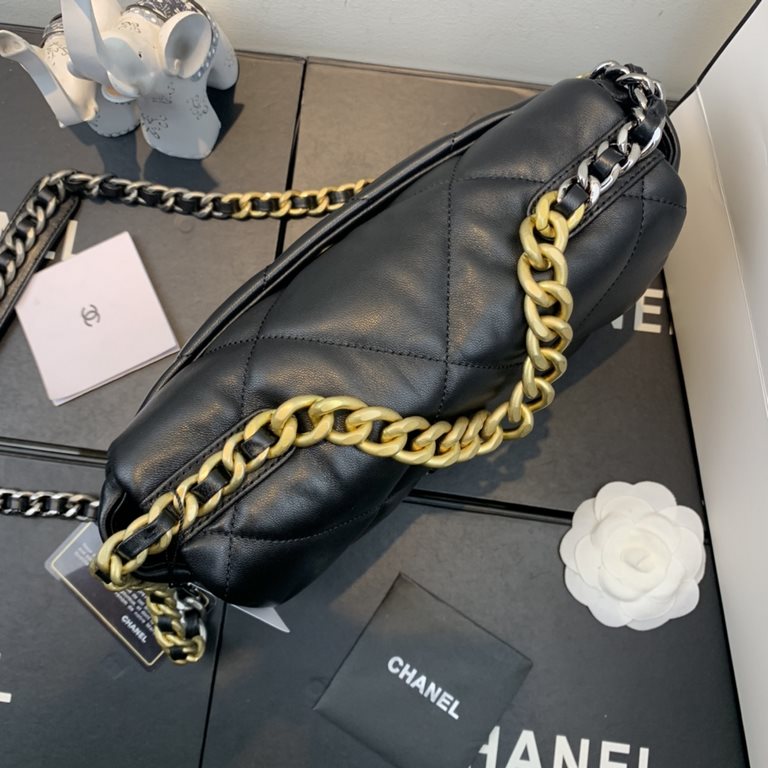 Chane-l small incense 2019 new Model AS1160 2019 fall and winter large diamond lattice tofu bag imported sheepskin single mouth bag Ancient silver white lat gold 3 kinds of metal mixed shoulder straps Coarse chain highli