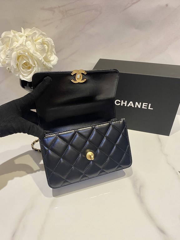 Image 19cm chanel new   early fall high fashion collection gold beaded flap bagThis bag is similar to the classic leboy, and is the next step up from the metal ball CF, which is an adjustable chain bag with a variety of 