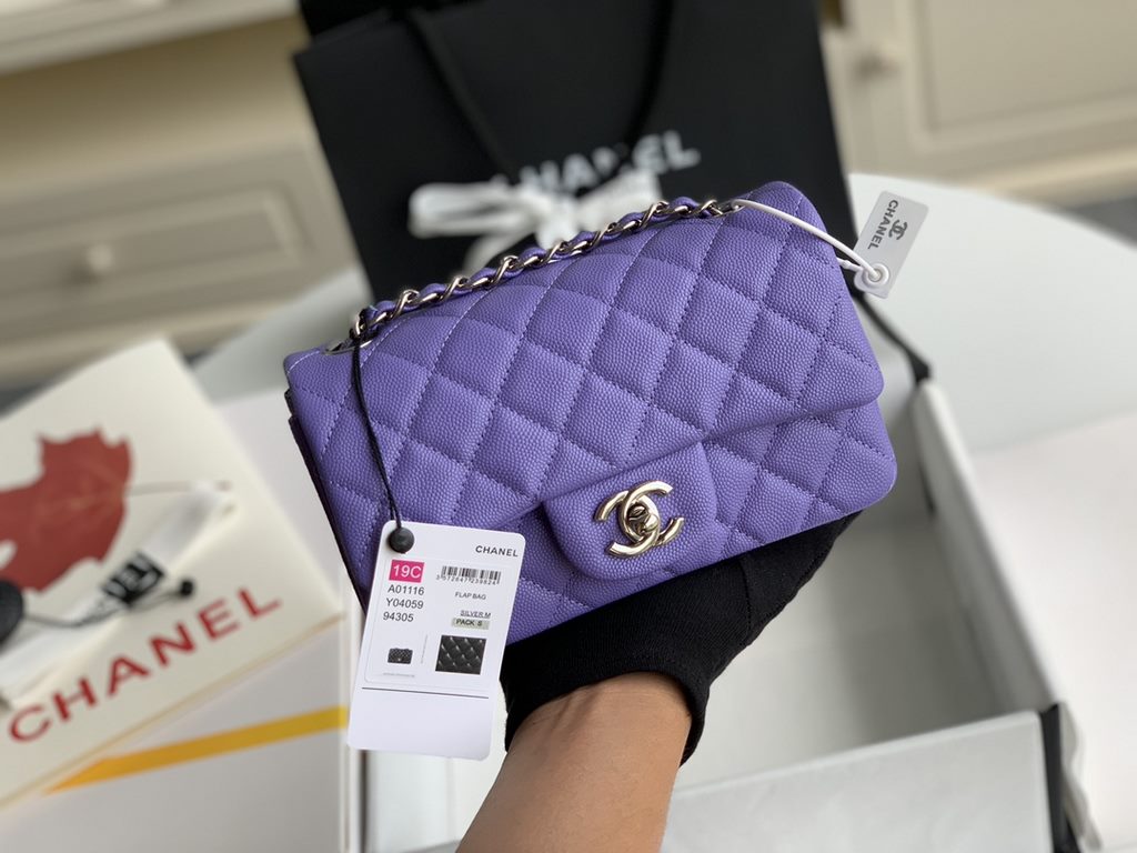 . Upgraded  Chanel CF Mini 1116 small bag summer than to prepare   The most small C's iconic leather through the chain as classics bags masterpiece authentic price soared conservative design with a variety of colorful de