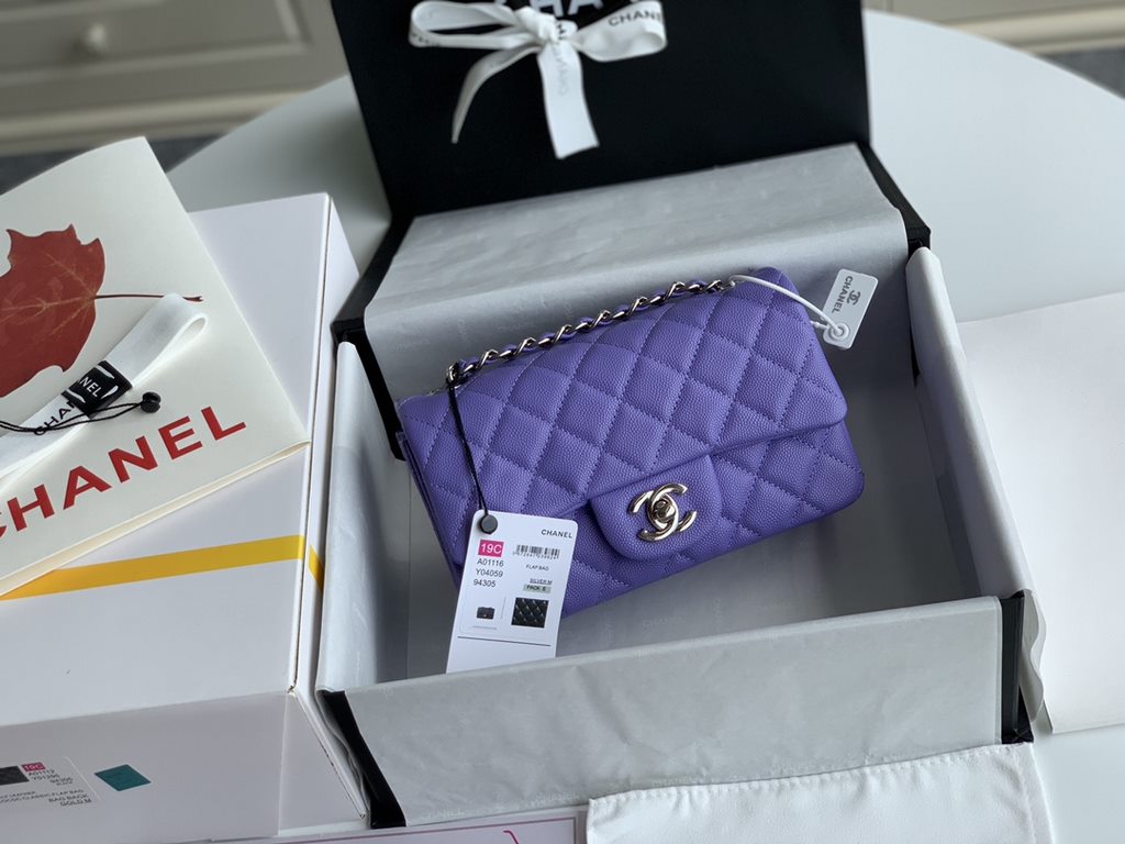 . Upgraded  Chanel CF Mini 1116 small bag summer than to prepare   The most small C's iconic leather through the chain as classics bags masterpiece authentic price soared conservative design with a variety of colorful de