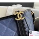 91810   Chanel Gabrielle Xiaoxiang innovation always does not disappoint the original beauty into the power and elegance of the design aesthetics and then gave birth to this Chanel wandering bag (Gabrielle )   It debuted